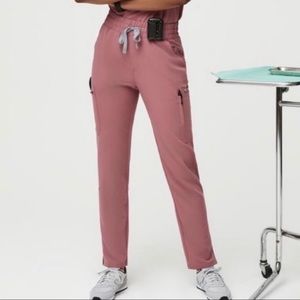 Figs Mauve high waisted Yola scrub pant. Size XS Tall